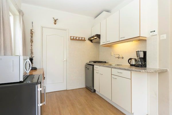 Keuken - Appartement voor 2 gasten Alikruik in De Koog in De Koog (4)