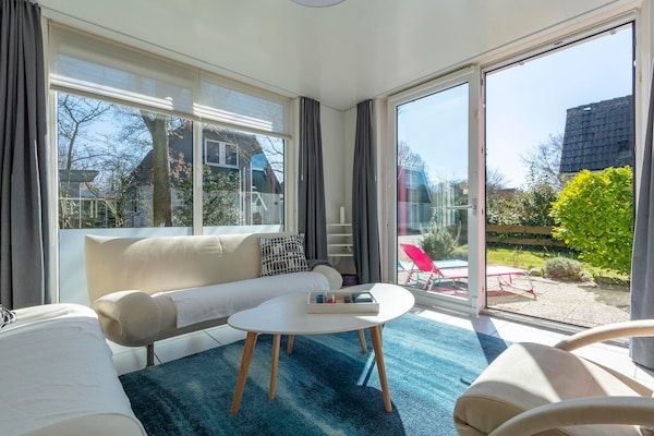 Woonkamer - Vakantiehuis St. Maartenszee bij Strand in Sint Maartenszee (3)