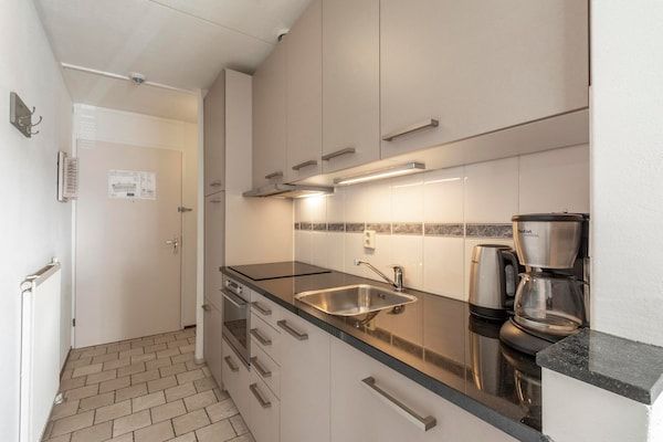 Keuken - Heldere kustschuilplaats in Julianadorp aan Zee (3)