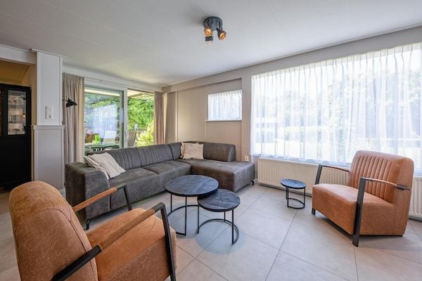 Woonkamer - Vakantiehuis in De Koog bij Strand in De Koog (2)