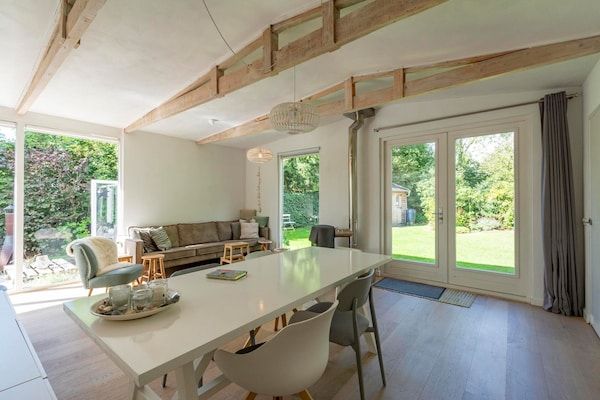 Eetkamer - Eureka 109 Bungalow voor 6 personen met tuin in Sint Maartensvlotbrug (4)