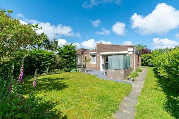 Buitenkant - Bungalow bij Strand en Bos in De Blenck in Callantsoog (5)