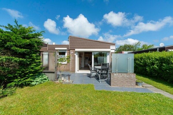 Buitenkant - Bungalow bij Strand en Bos in De Blenck in Callantsoog (1)