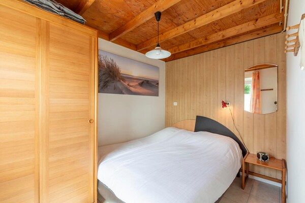 Slaapkamer - Bungalow bij Strand en Bos in De Blenck in Callantsoog (4)