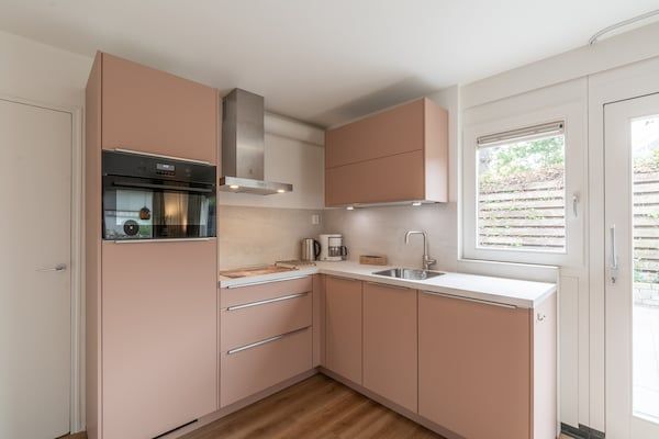 Keuken - Vakantiehuis Effe Sprage in Callanstoog Centrum in Callantsoog (3)