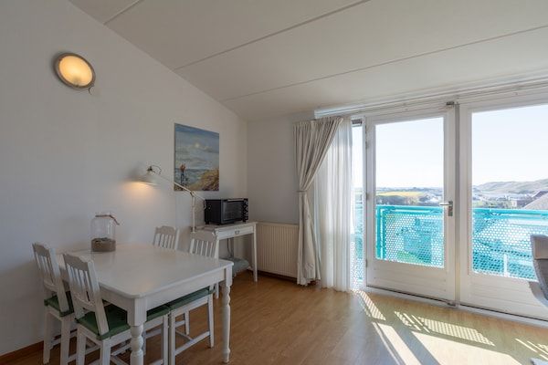 Eetkamer - Appartement in Julianadorp aan Zee in Julianadorp aan Zee (5)