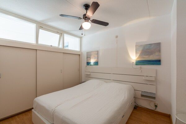 Slaapkamer - Appartement in Julianadorp aan Zee in Julianadorp aan Zee (3)