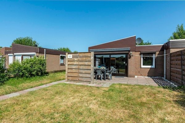 Buitenkant - De Blenck 67 gezinsvriendelijke bungalow in Callantsoog (1)