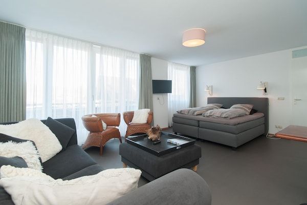 Slaapkamer - Suite Duinzicht aan het dorpsplein van Callantsoog in Callantsoog (5)