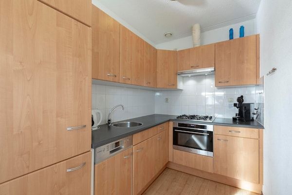 Keuken - Residence Juliana 77 Appartement aan zee in Julianadorp aan Zee (5)