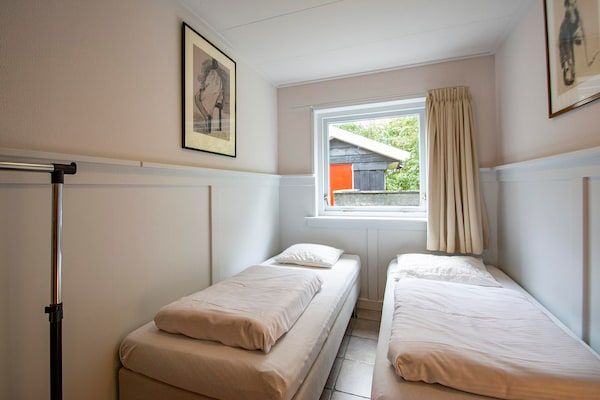 Slaapkamer - Sandepark 151 villa voor 8 personen met grote tuin in Callantsoog (4)
