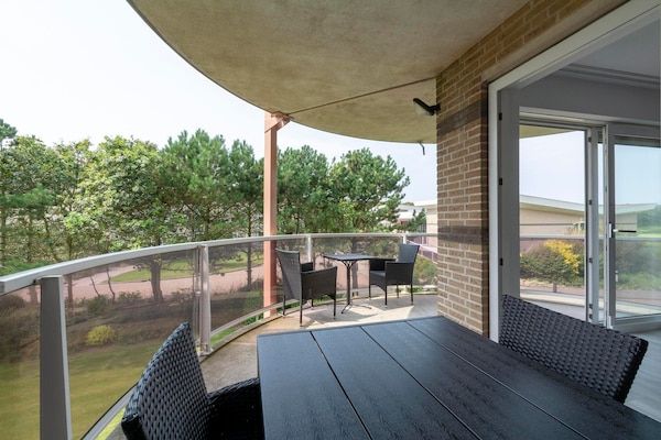 Terras - Appartement in Julianadorp bij het Strand in Julianadorp aan Zee (5)
