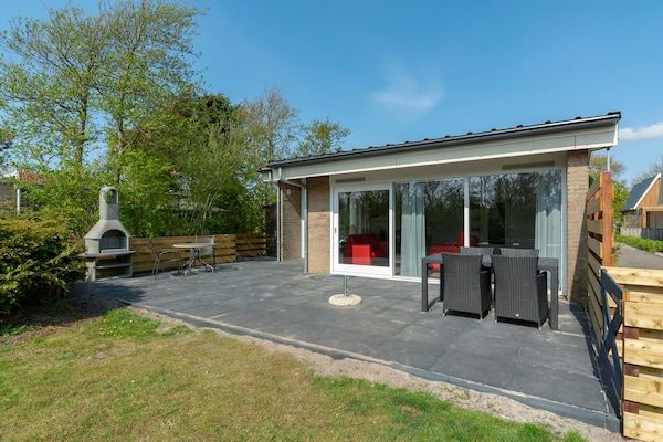Buitenkant - Vakantiehuis op autovrij park Garnekuul in Callantsoog (1)