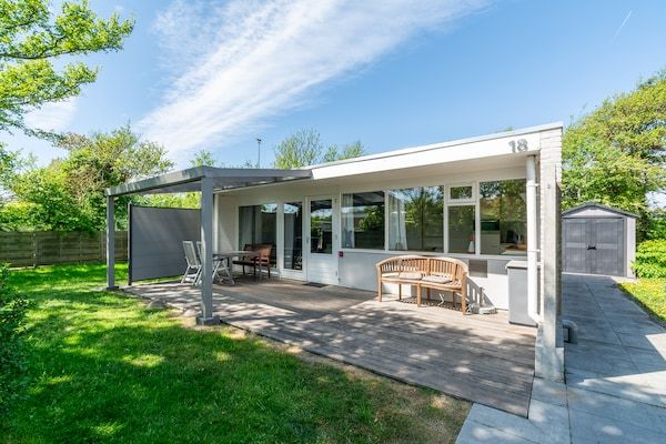 Buitenkant - Garnekuul 18 vakantiehuis met veranda in Callantsoog (1)