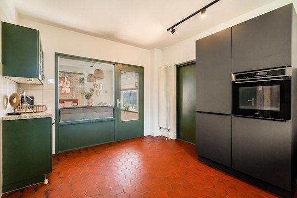 Keuken - Ruime villa met tuin in Callantsoog (5)