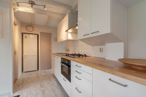 Keuken - Bungalow in Sint Maartenszee bij Strand in Sint Maartenszee (3)