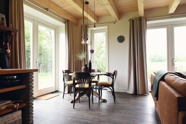 Eetkamer - Vossehoeck 3 met uitzicht op natuurgebied in Callantsoog (4)