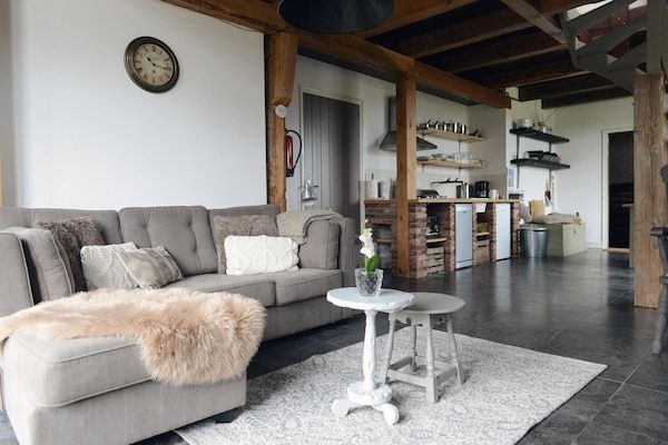 Woonkamer - Ruim appartement met tuin in Callantsoog (1)