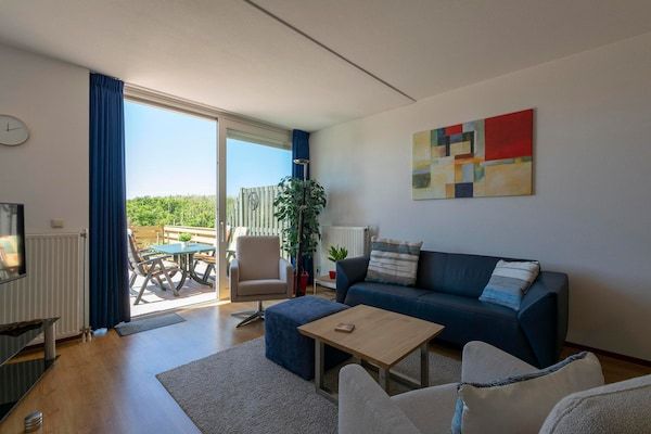 Woonkamer - Appartement Groote Keeten bij Strand & Sauna in Groote Keeten (2)