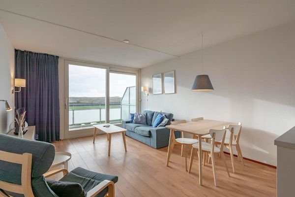 Eetkamer - Duinerei A202 appartement voor 2 gasten vlakbij in Groote Keeten (3)