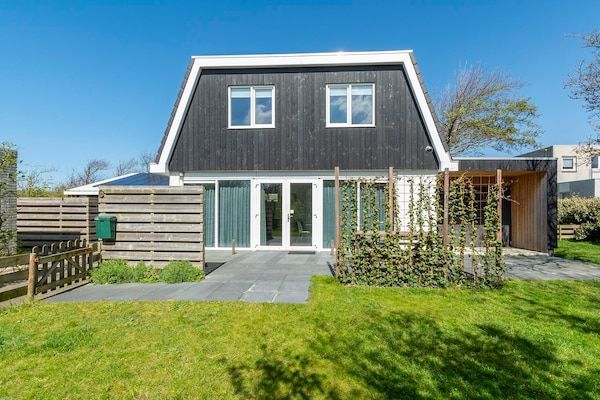 Buitenkant - Vakantiehuis Callantsoog met Jacuzzi in Callantsoog (1)