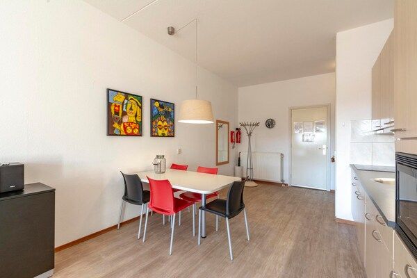 Eetkamer - Appartement in Nederland bij het Strand in Callantsoog (4)