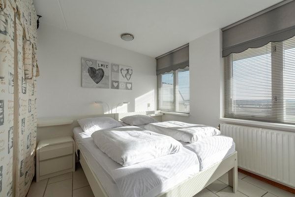 Slaapkamer - Wijde Blick 205 appartement met balkon in Callantsoog (2)