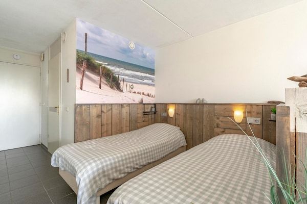 Slaapkamer - Studio in Groote Keeten bij het Strand in Callantsoog (5)