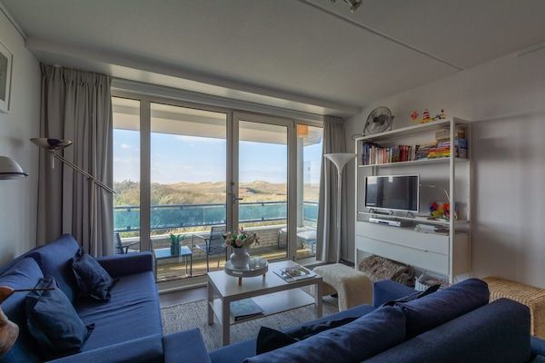 Woonkamer - Charmante strandschuilplaats in Callantsoog (2)