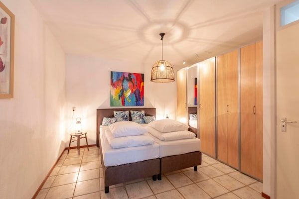 Slaapkamer - Wijde Blick 210 appartement met groot balkon in Callantsoog (3)