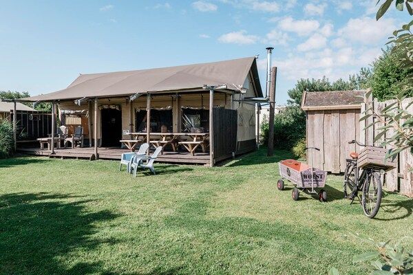 Buitenkant - Woodlodge Luxe in Duynpark, Callanstoog in Callantsoog (1)