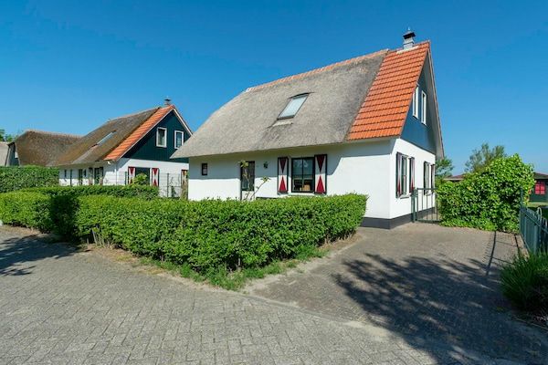 Buitenkant - Villa in Callantsoog bij Strand en Duinen in Callantsoog (1)