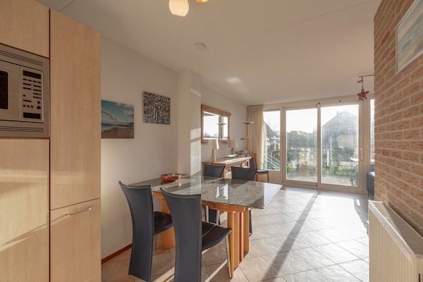 Eetkamer - Callantsogervaart 3-8 huis vlakbij het strand in Julianadorp aan Zee (4)