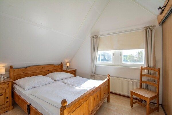 Slaapkamer - Callantsogervaart 3-8 huis vlakbij het strand in Julianadorp aan Zee (3)