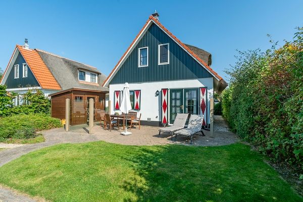 Buitenkant - De Buitenplaats 7 villa met uitzicht op de duinen in Callantsoog (1)