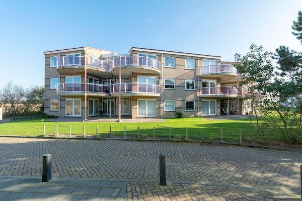 Buitenkant - Residence Juliana 53 appartement aan zee in Julianadorp aan Zee (1)