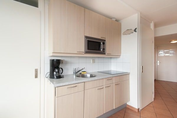 Keuken - Wellness Home voor koppels in Callantsoog (3)