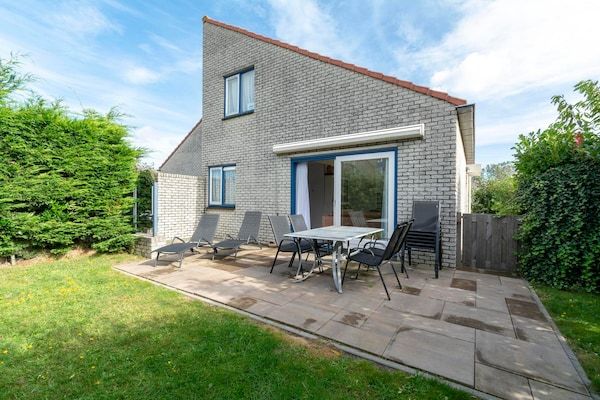 Terras - Charmante villa vlakbij zandstrand in Julianadorp aan Zee (5)