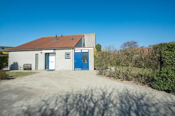 Buitenkant - Charmante villa vlakbij zandstrand in Julianadorp aan Zee (1)