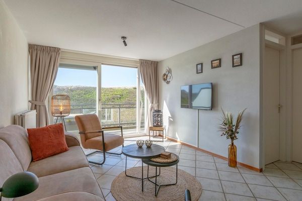 Woonkamer - Huisdiervriendelijk appartement in Callantsoog (1)