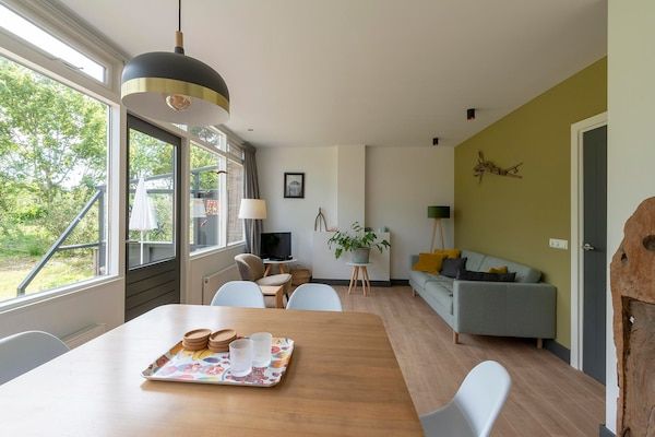 Woonkamer - De Zeester 4-persoons vakantiehuis in de Koog in Callantsoog (5)
