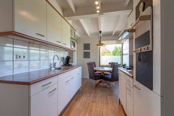 Keuken - Wildrijk 152 vakantiehuis in Sint Maartenszee in Sint Maartenszee (4)
