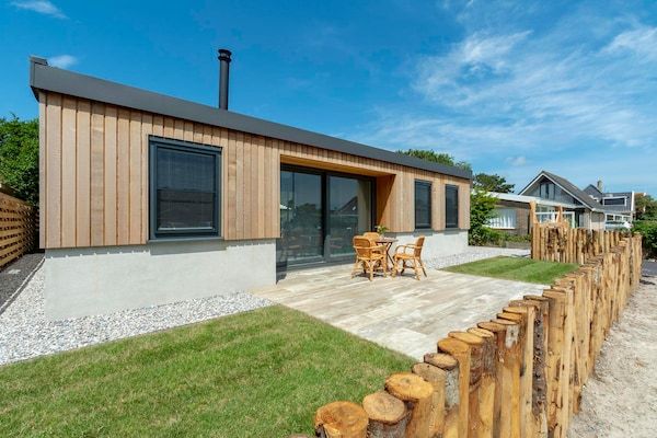 Buitenkant - Aantrekkelijke woning met terras in Callantsoog (1)