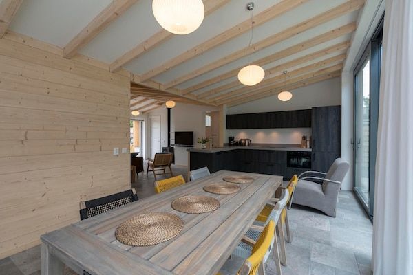 Eetkamer - Aantrekkelijke woning met terras in Callantsoog (3)