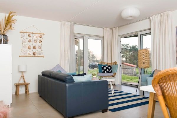 Woonkamer - Appartement aan zee in Residence Juliana in Julianadorp aan Zee (1)