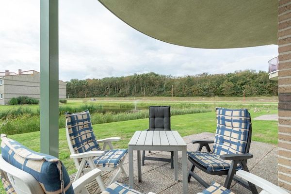 Terras - Appartement aan zee in Residence Juliana in Julianadorp aan Zee (5)