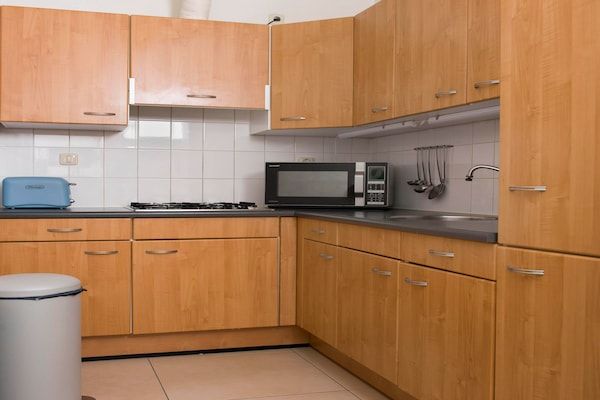 Keuken - Appartement aan zee in Residence Juliana in Julianadorp aan Zee (3)