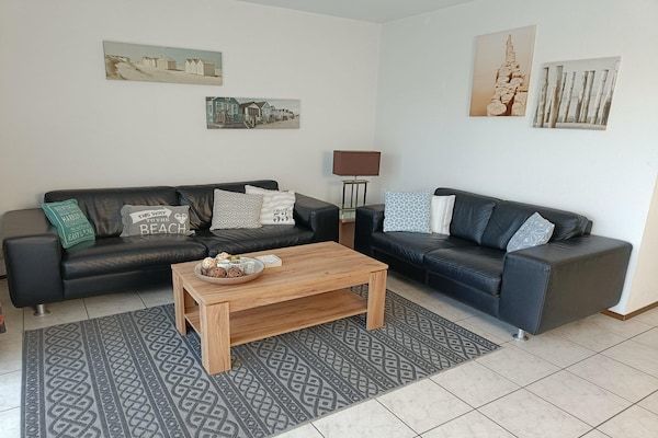 Woonkamer - Bungalow in Breskens bij het Strand in Breskens (2)