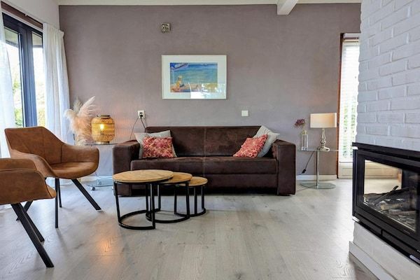 Woonkamer - Zonovergoten vakantiehuis aan zee in Breskens (2)
