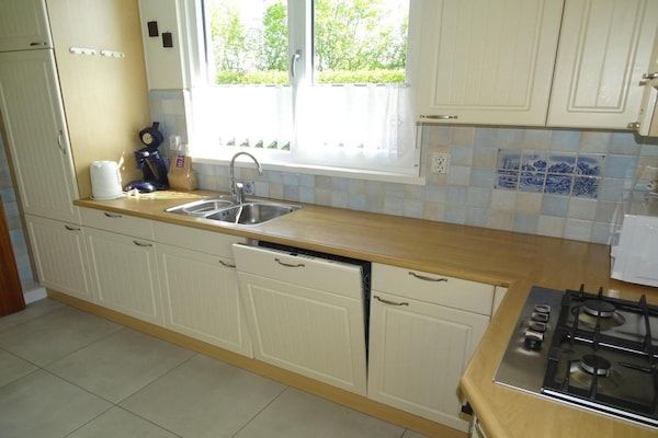 Keuken - Vakantiehuis Breskens bij Zee in Breskens (4)